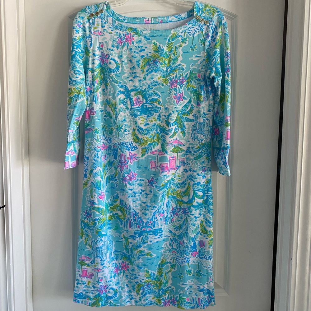 Lilly Pulitzer dress. Quarter sleeve. Size small.
